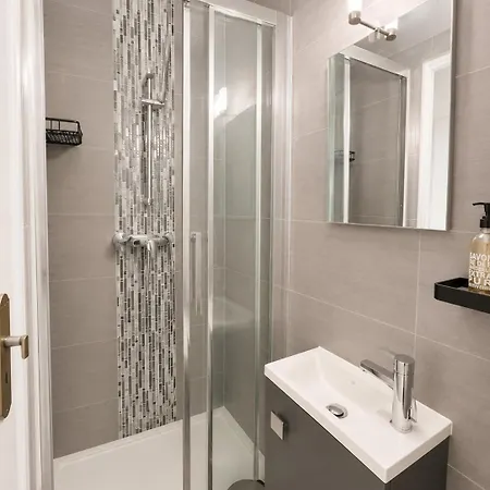 Charming 1 Bedroom - Perret *